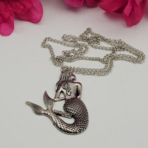 Silver-Tone Mermaid Pendant Necklace 26 Inch Continuous Chain SEA LIFE